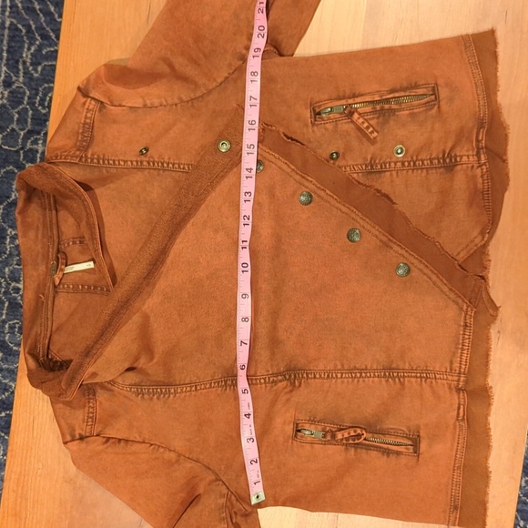 Free People collapsing twill raw edge jacket, size small, rust color - Picture 9 of 11